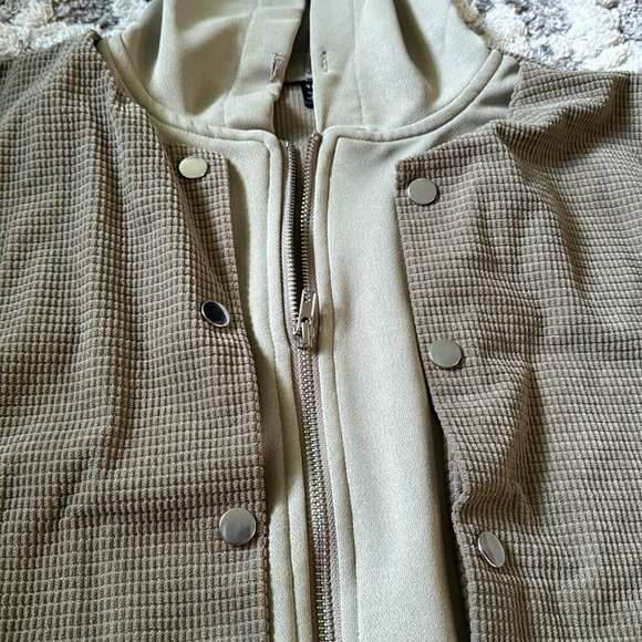 Olive Green Hoodie - Picture 4 of 4